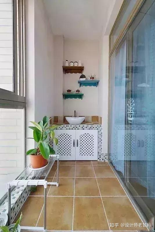 你家阳台还是传统的用来晾衣服阳台这样改造空间利用率高还舒心