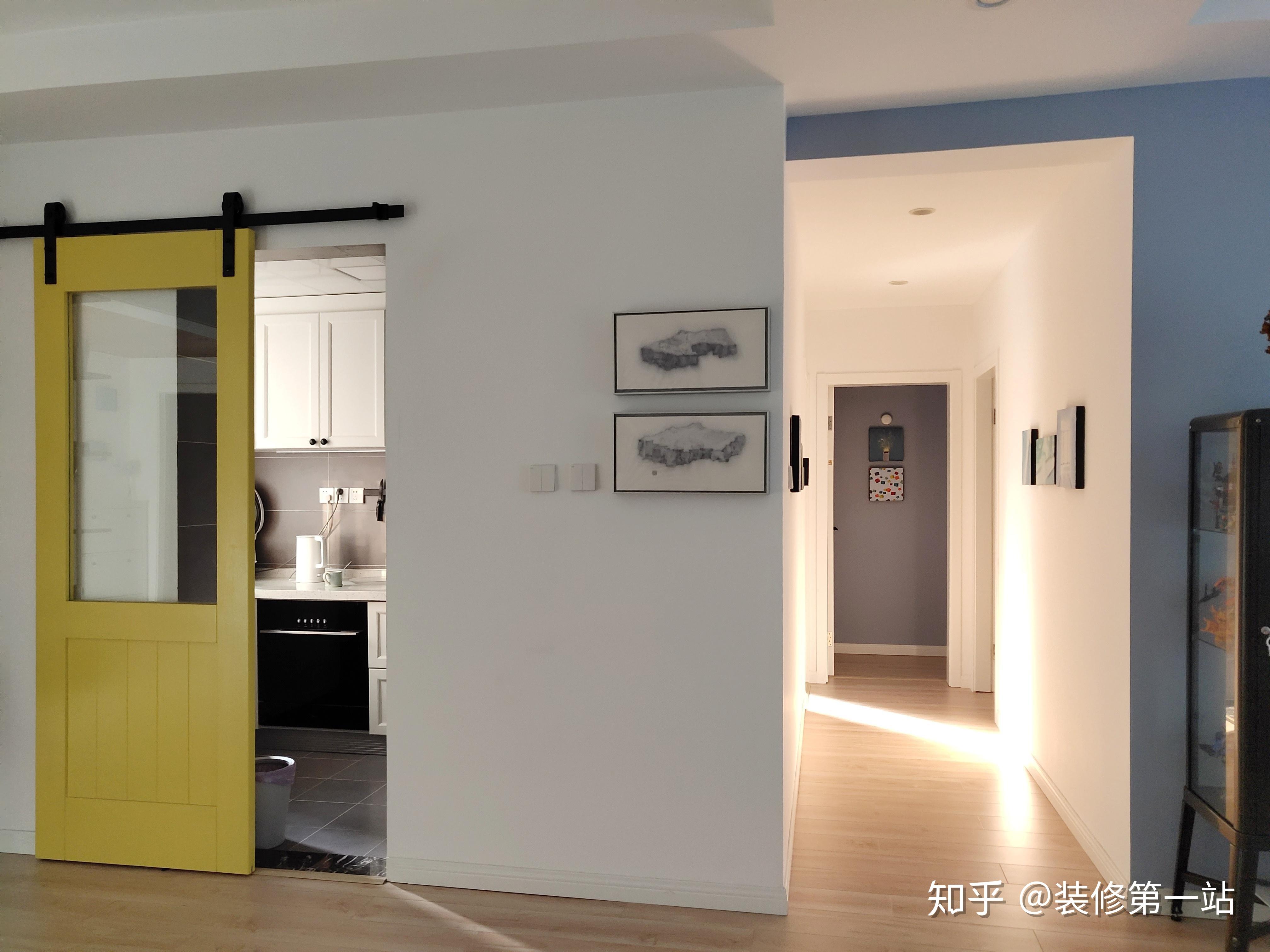 67如果家里有条件的话,也可以把墙面打造成照片墙,记录一些