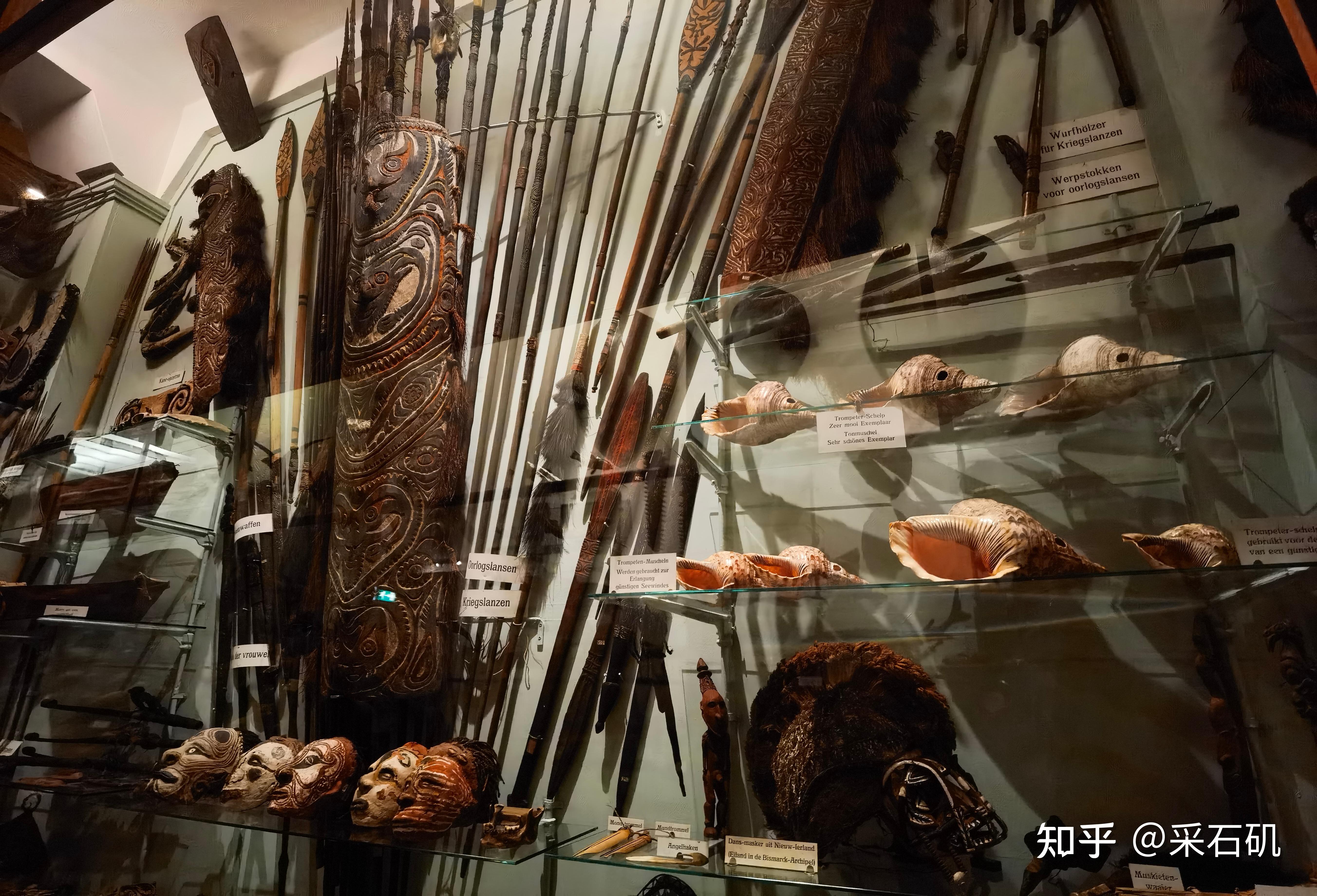 该博物馆主要展示与天主教传教士相关的展品,包括家庭用品,传教士照片