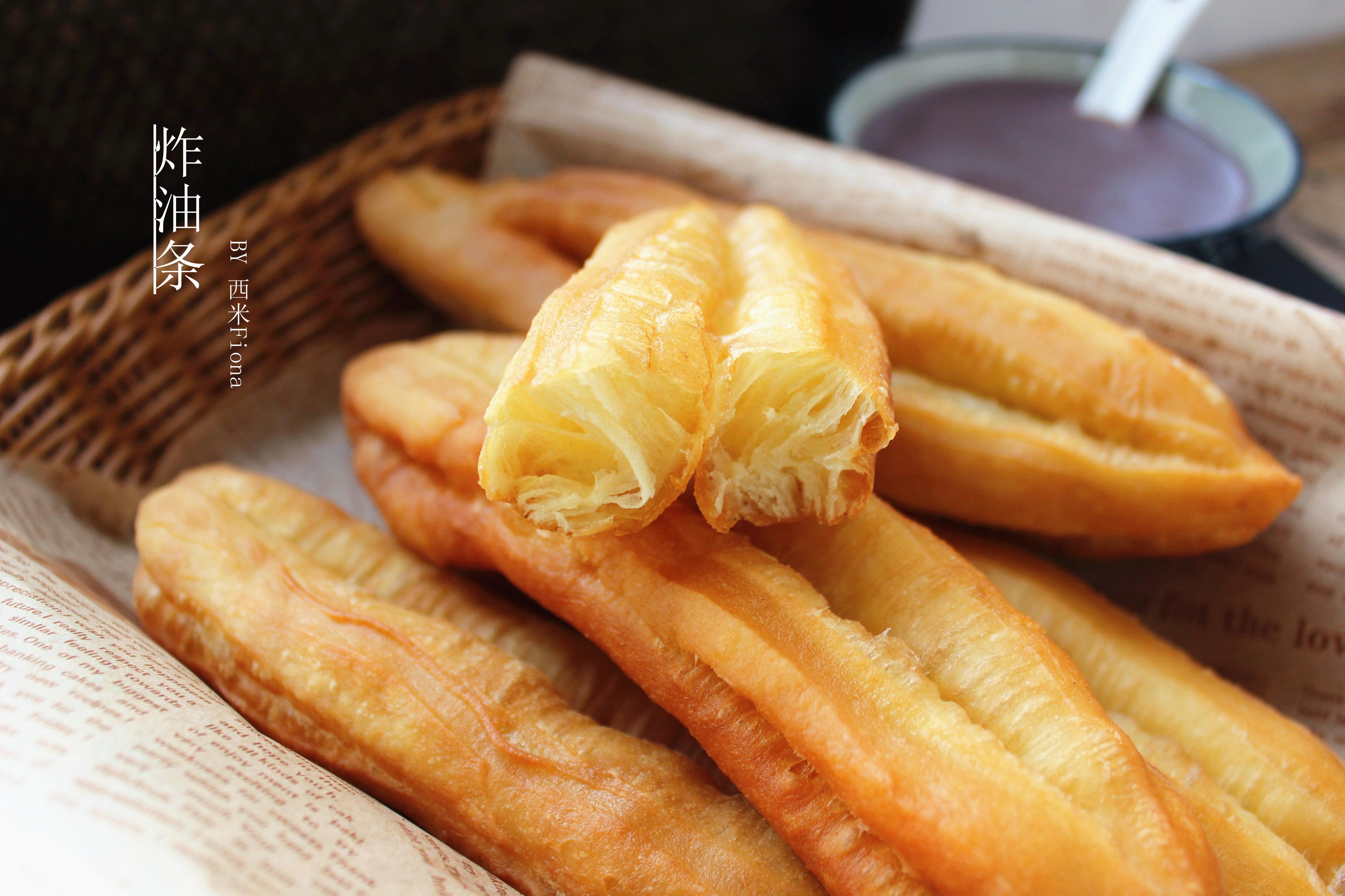 的标准进行探讨,指出健康油条的标准至少要从以下三个主要的方面考虑