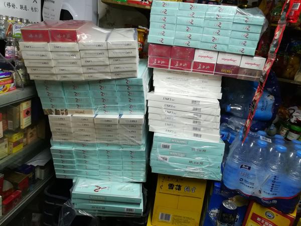 头半年一般这个烟不会缺,这个星期烟草给了50条