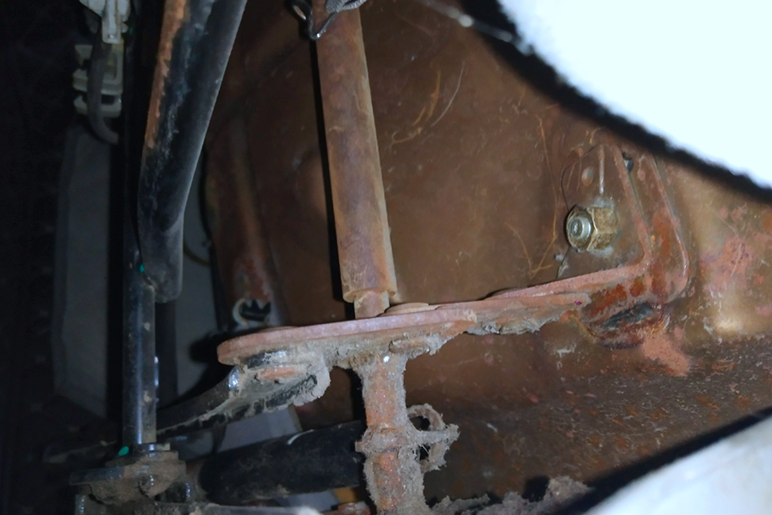 见过座椅全生锈的状态吗二手车检测如何验泡水车