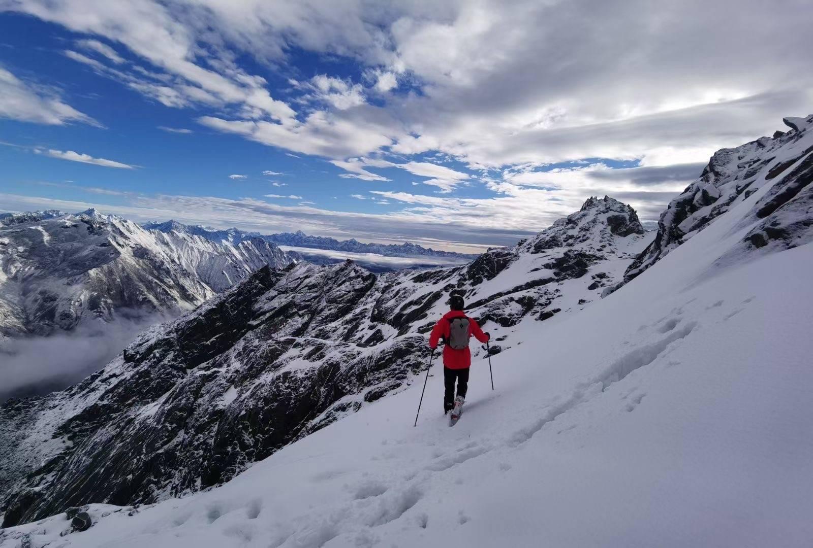 另一种中国登山史,由"未登峰"们的故事连就