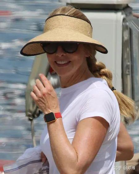 喝茶买买买,健身晒穿搭大部分阔太婚后都过上了相夫教子的生活,她们有