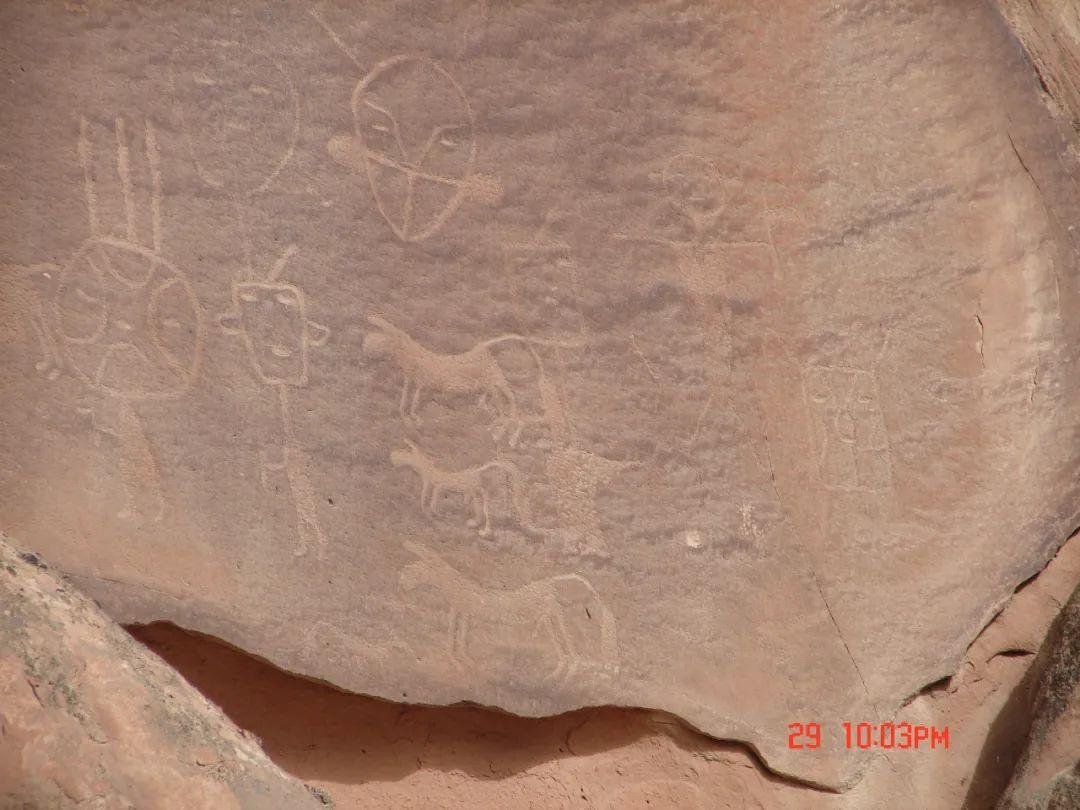 白银石刻野麻滩黄河岩画