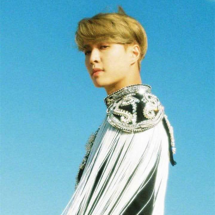 张艺兴三胎出世,战士喊着口号NAMANANA向