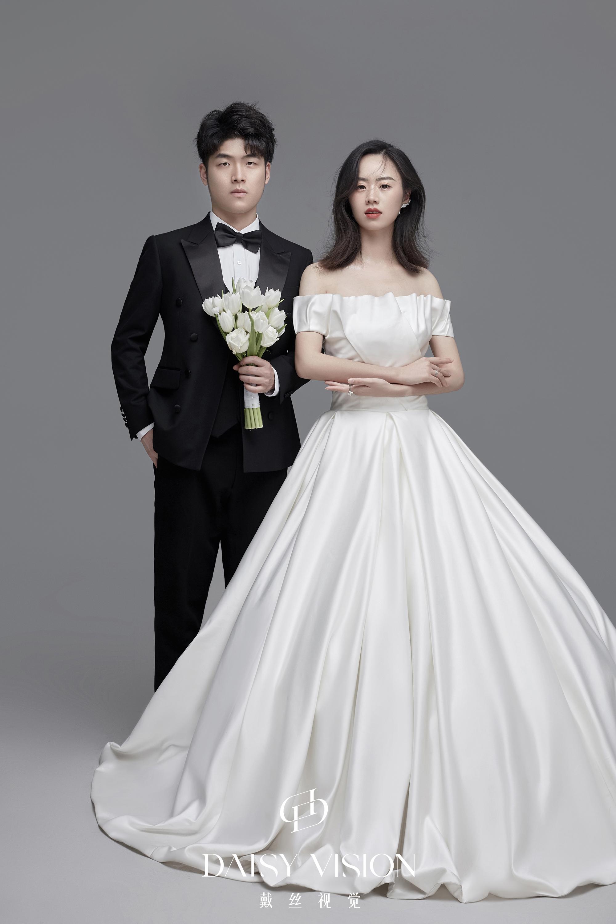 出片率超级高的极简韩式婚纱照