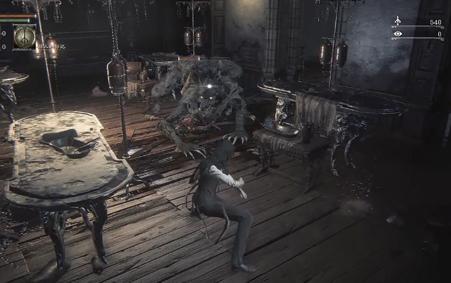 而《血源》中,猎人进入梦境所面临的第一个敌人,也同样是尤瑟夫卡诊所