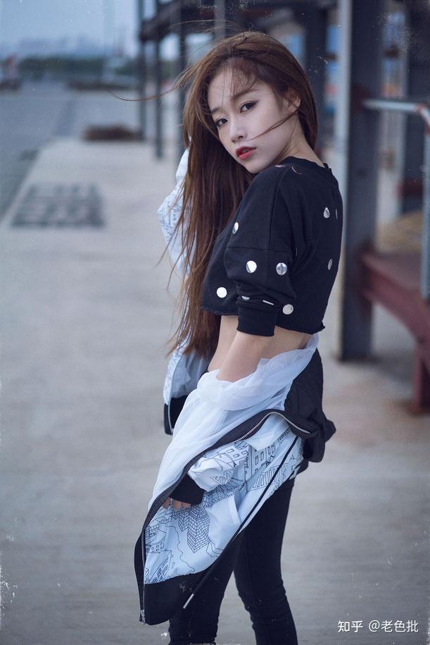 老色批第6期潮流美女陈思雨运动街拍