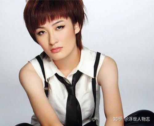 我觉得被柯以敏骂"滚"的那位吴柳林,心理建设方面就做得挺不错.