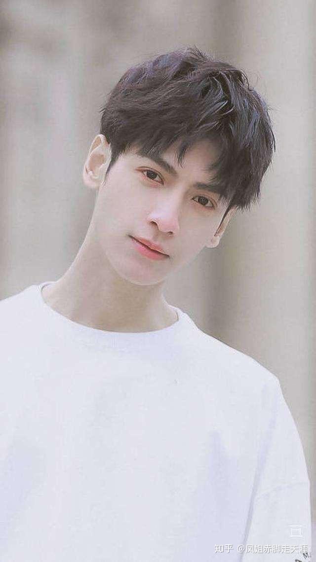 怎么让自己长相成熟 v2-c88cbb451778a74b51055745642fc5af_r.jpg