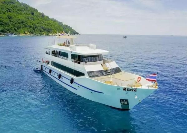 凤凰号的宣传照    / 网络