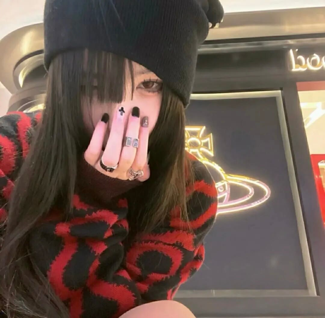 风格头像:亚文化千禧风女生头像 - 知乎