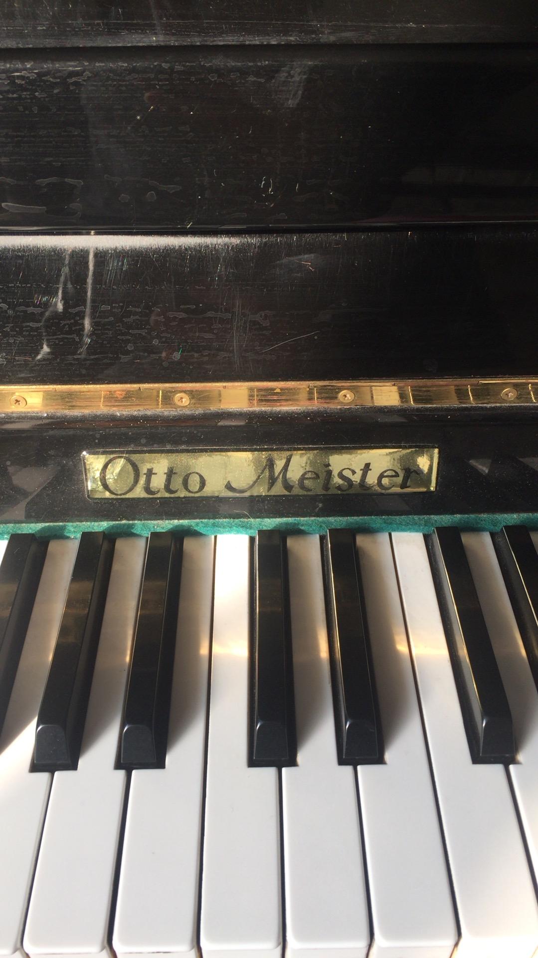 准备培养孩子弹钢琴,亲戚说正好家里有一台,孩子没怎么谈过,直接找人