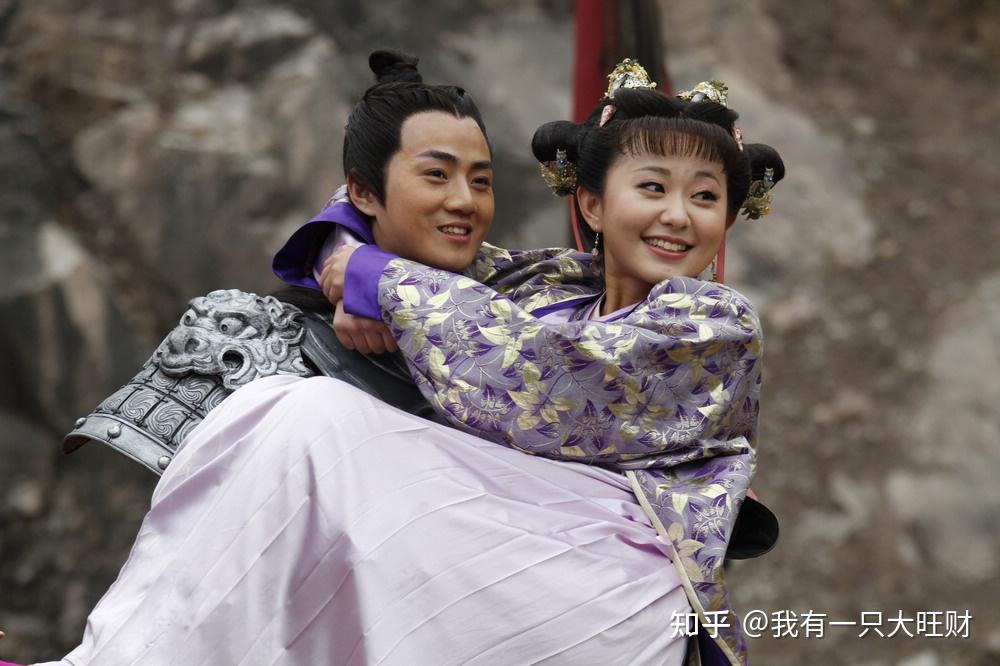 如意公主绝望离开,李世民策马追逐,可半路上,却遇到了宇文成都,李世民