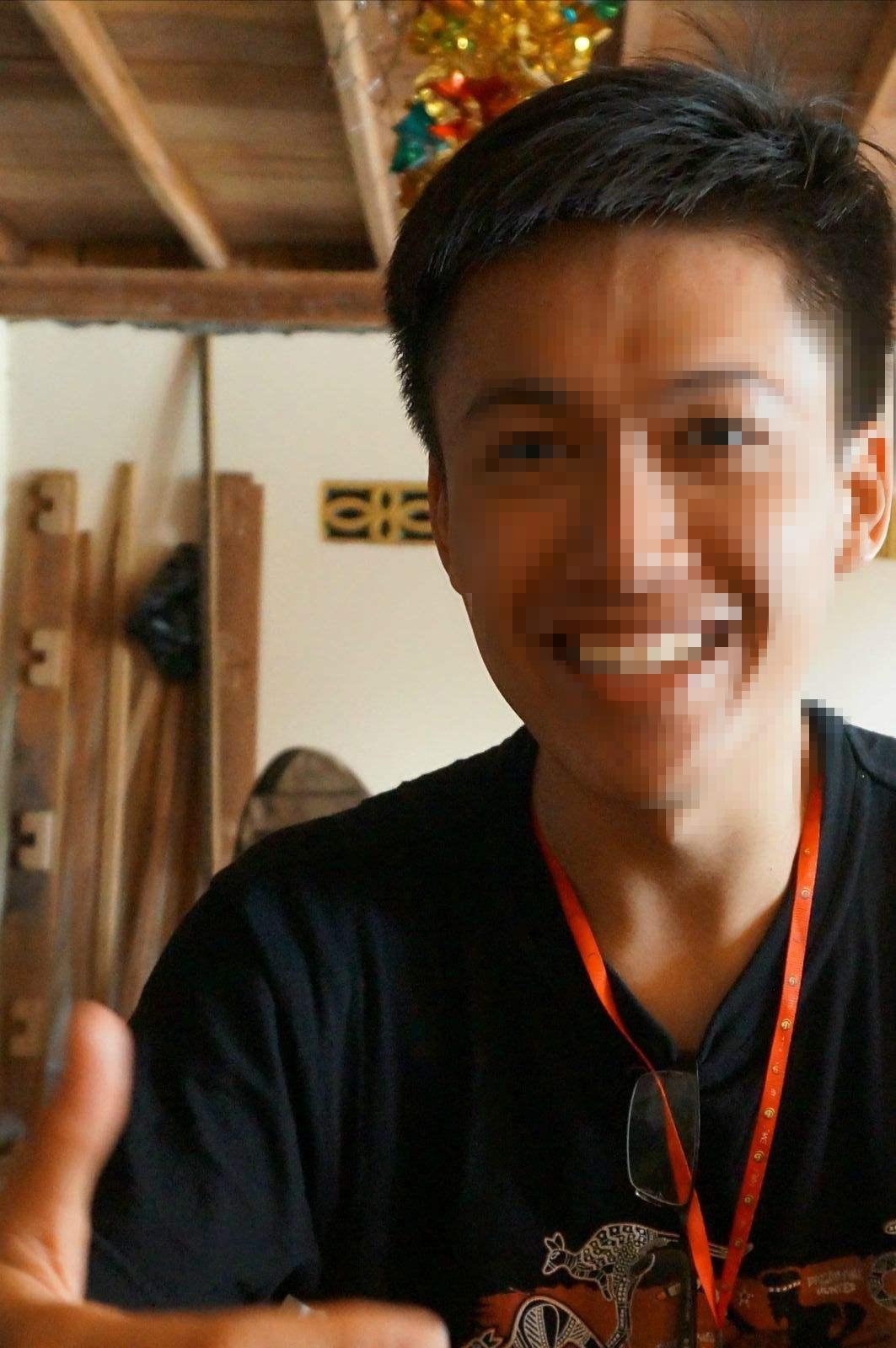 其中有些男人非常难缠,陶静一个小姑娘疲于应付,非常吃力.