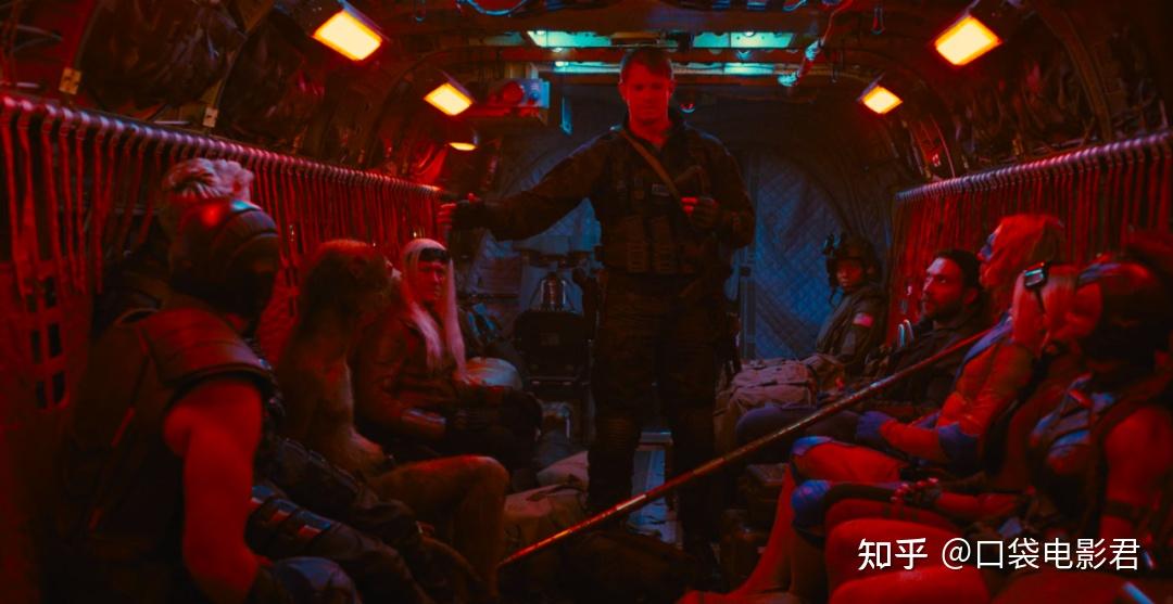 DC翻身了！《新自杀小队》，无法引进中国的暴力美学神作！-dc新出电影