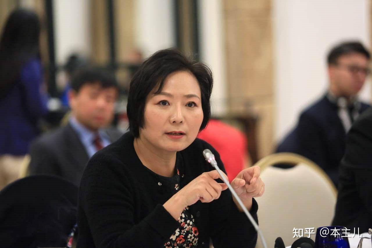 中国3个女首富金钱帝国和传奇婚史