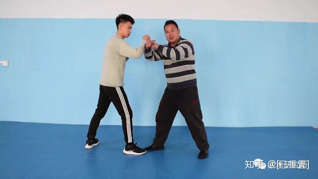 庞恒国老师1分钟太极拳:双重之病未悟耳!如何避免双重 - 知乎