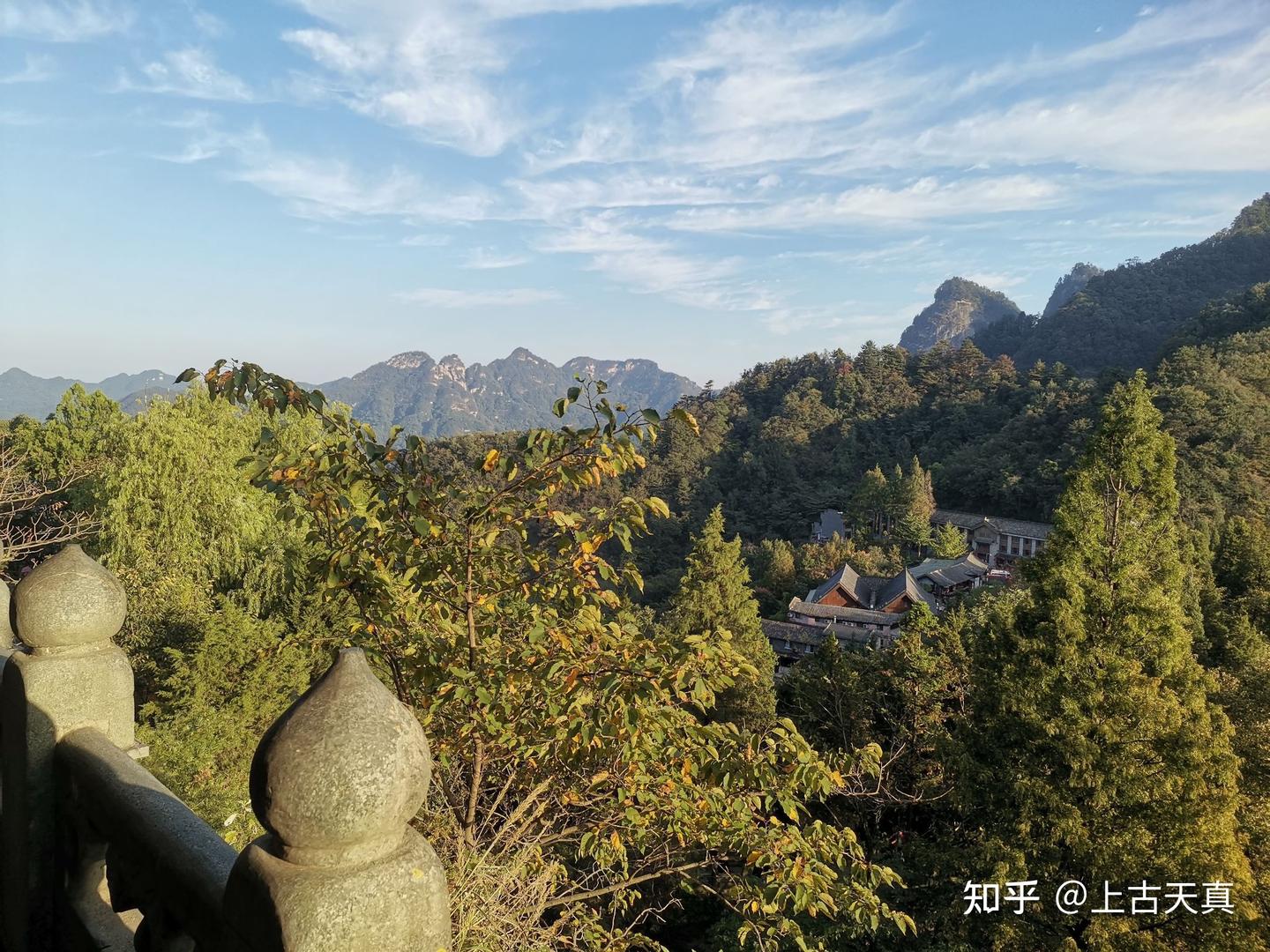 国庆节徒步穿越武当山五龙宫峡谷(古称青羊涧或者牛槽涧) - 知乎