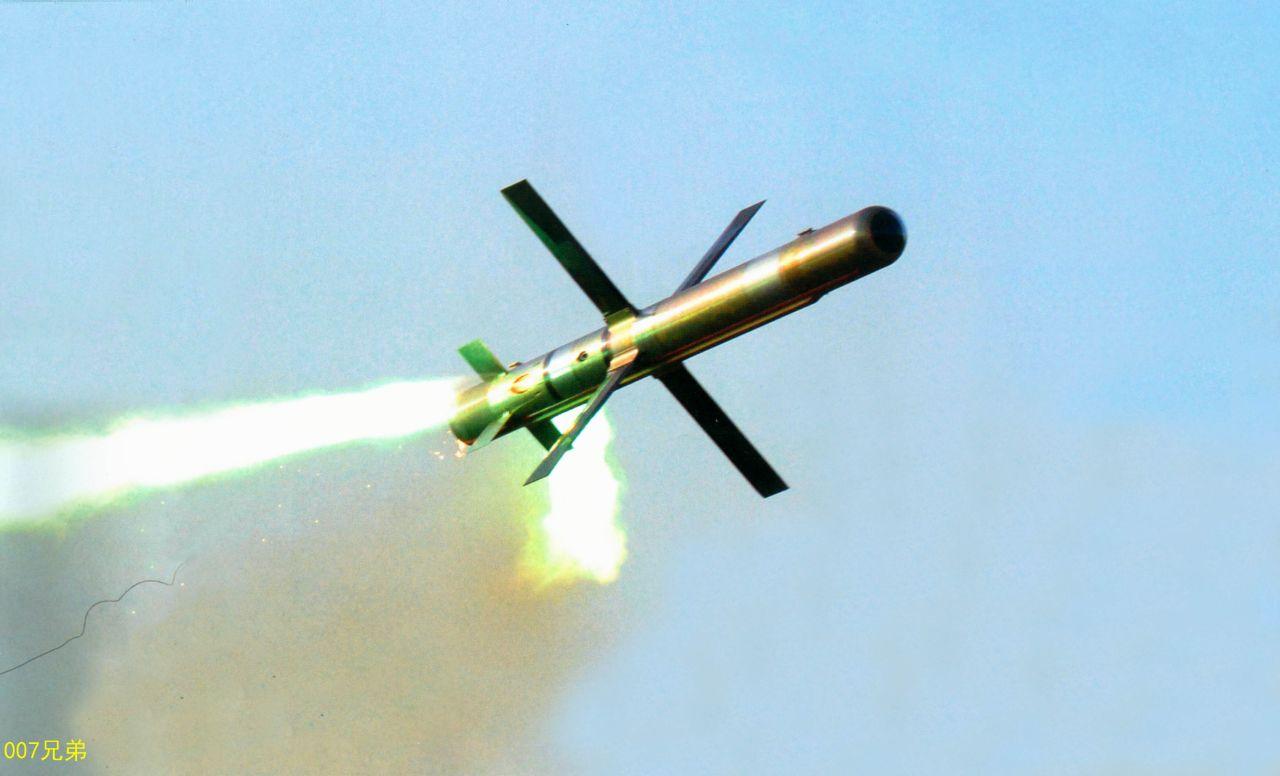 185厘米,普通型号射程约为10公里,该弹已经不能简单地称为反坦克导弹