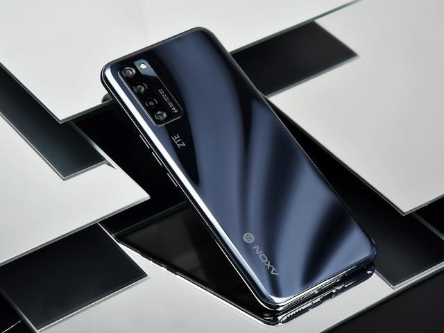 中兴天机axon205g获得zol2020年度行业创新奖