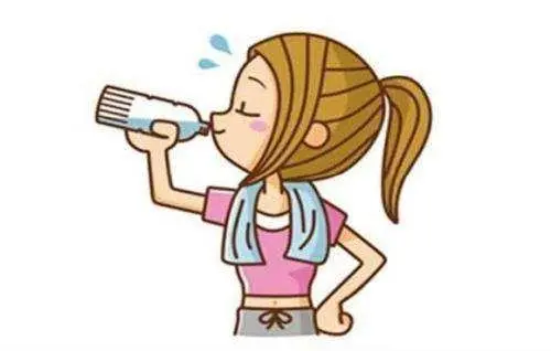 喝水太多也会中毒!记住了,最好别超过这个量