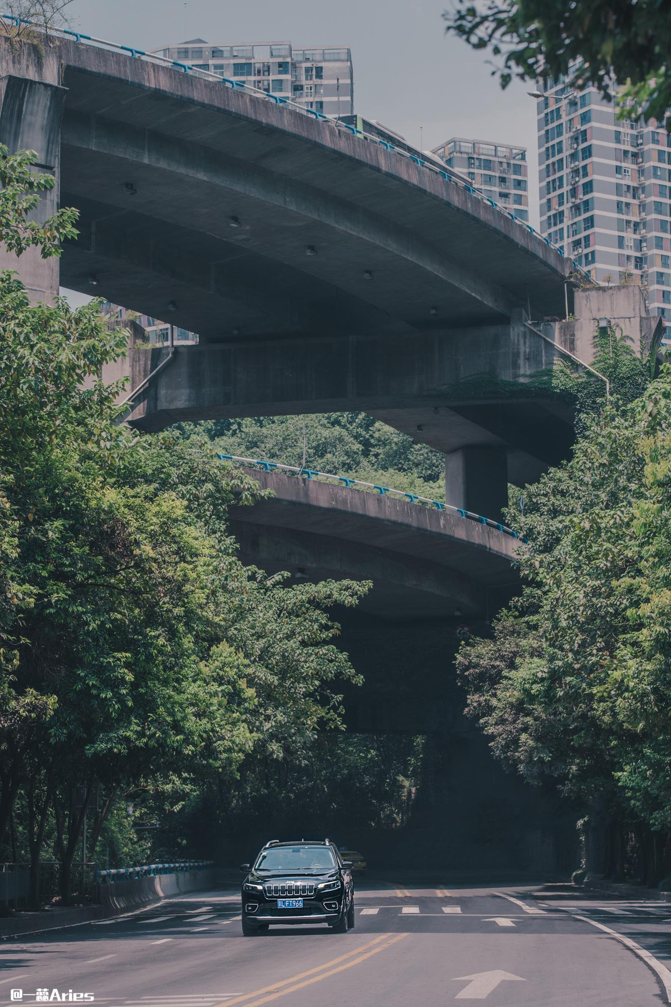 跟着《疯狂的石头》,进入电影江湖,探访重庆"最疯狂"的取景地 - 知乎