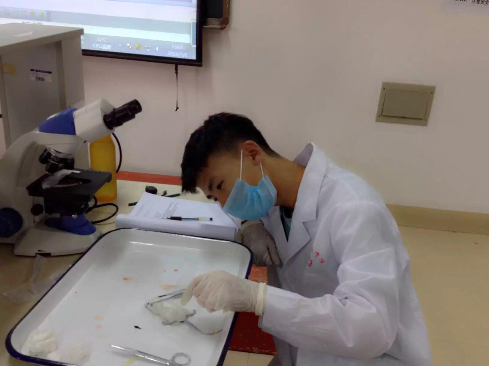 男生被夸长得舒服是什么体验? - 过氧化氢Eric