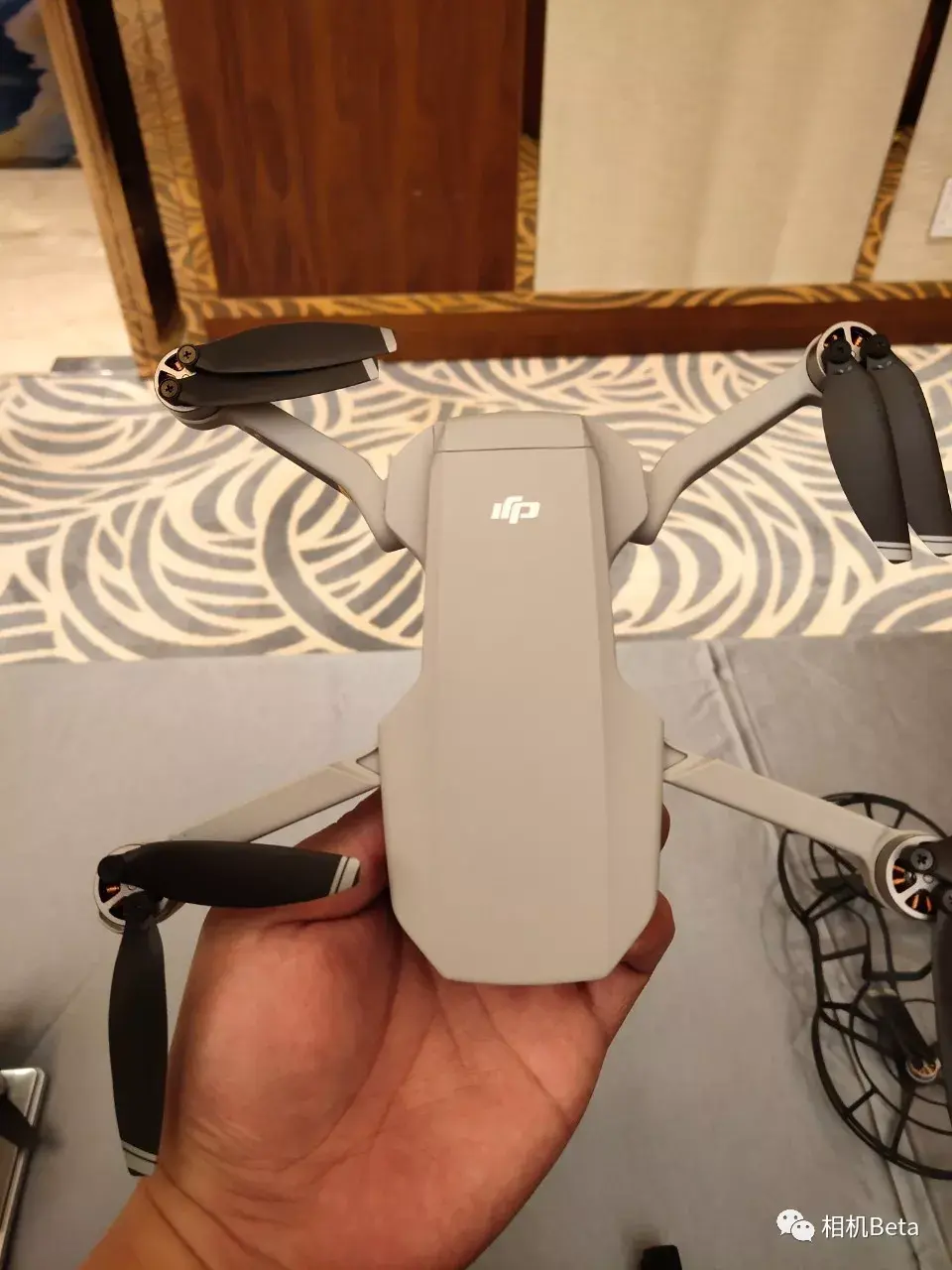 大疆mavicmini无人机真机实物上手图及大家关心的一些问题