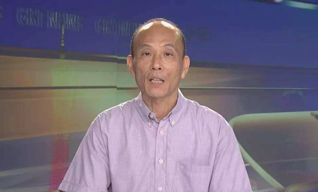 除了老大哥陈sir,"马后炮"马志海,"讲古佬"郑达,还有穿着迷彩服辣评