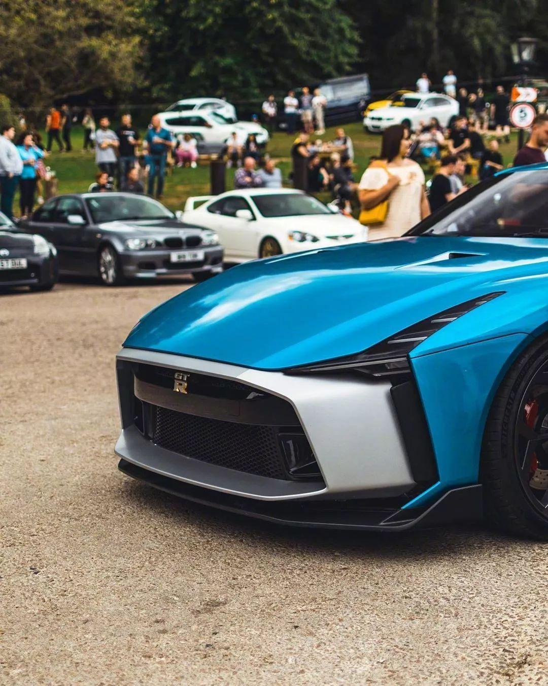 尼桑全新gtr50男人们谁敢说不香