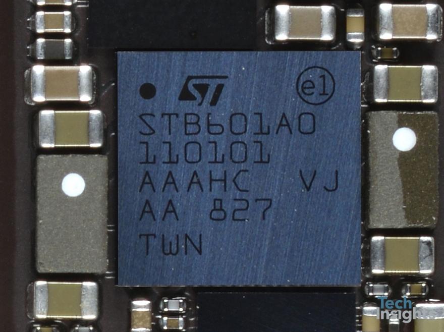 其核心的电源管理ic包括了英特尔pmb6829,苹果338s00456,338s00375,德
