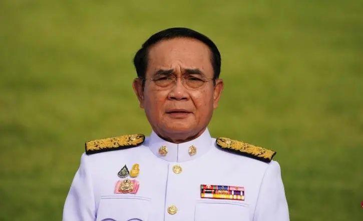 壮年驱逐回缅甸三波空袭,让至少一万人无家可归,大批克伦族逃往泰缅边