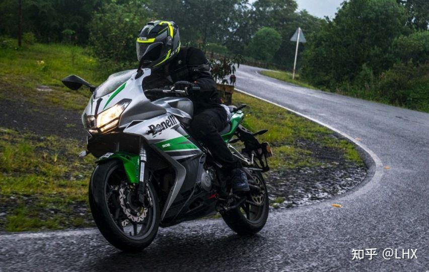 贝纳利将推新款302r赛款摩托动力车架不变仅外观配置改变