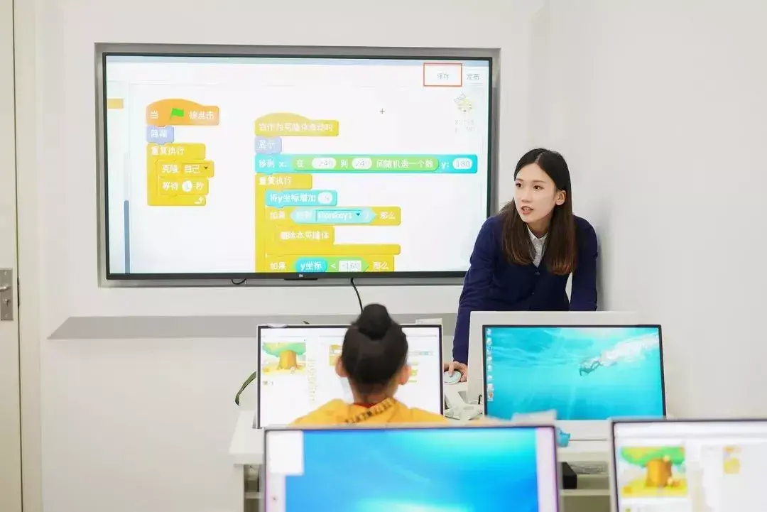 少儿编程应该在线上学还是线下学哪种课程效果更好