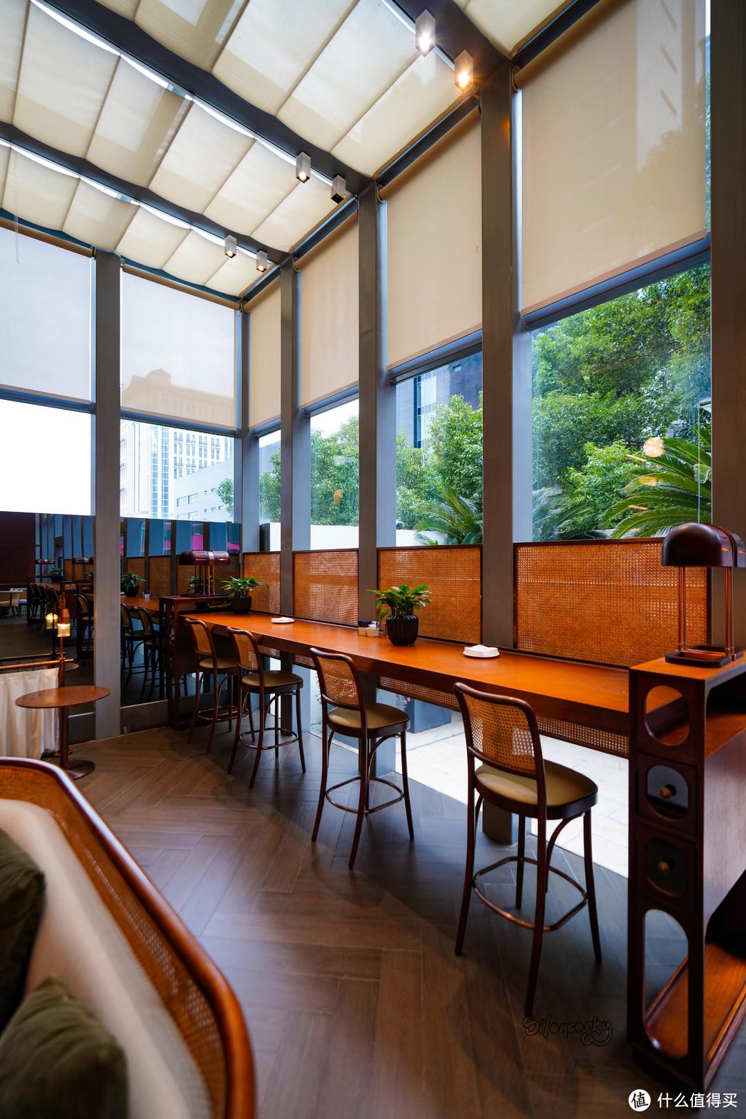 让人如坠冰窖的上海虹桥祥源希尔顿酒店雅致套房沙龙房入住体验