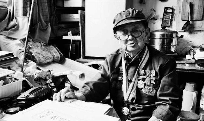 李安甫负责刺杀,卞秀兰负责传递情报,二人配合十分默契.