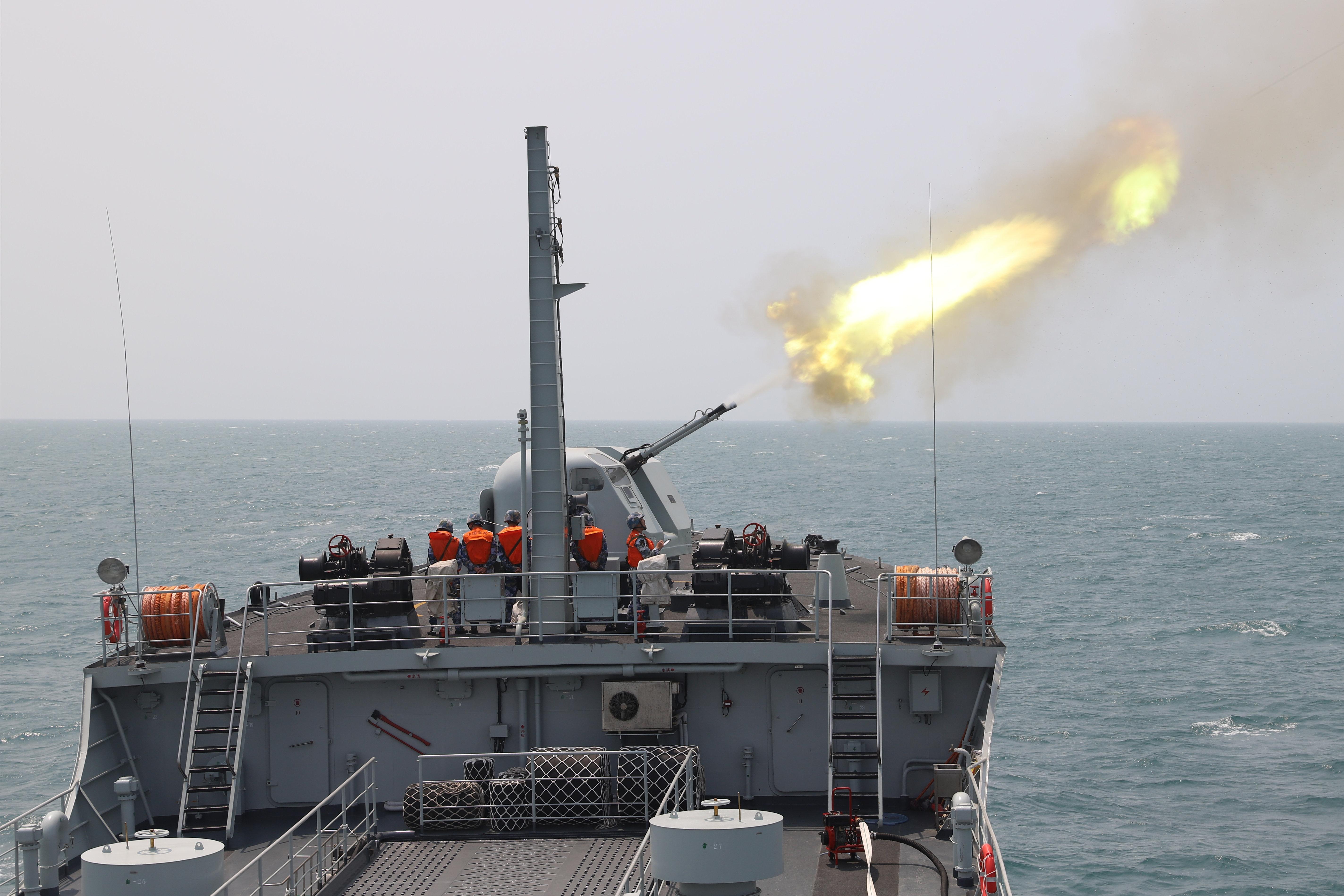 多科目连训登陆舰编队砥砺胜战本领