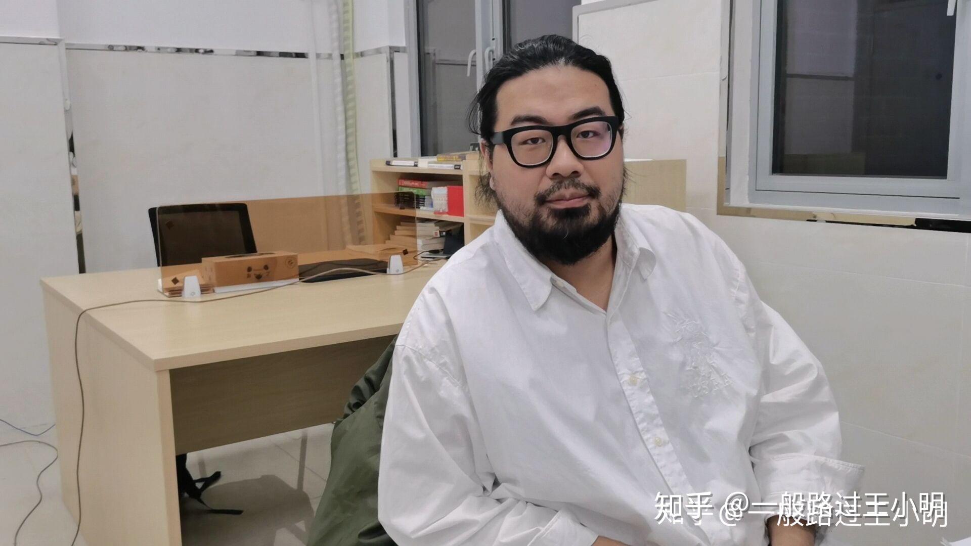 蒋勇教授这里介绍其中两位仅数学这一系便有三位教授来为学生讲授高数