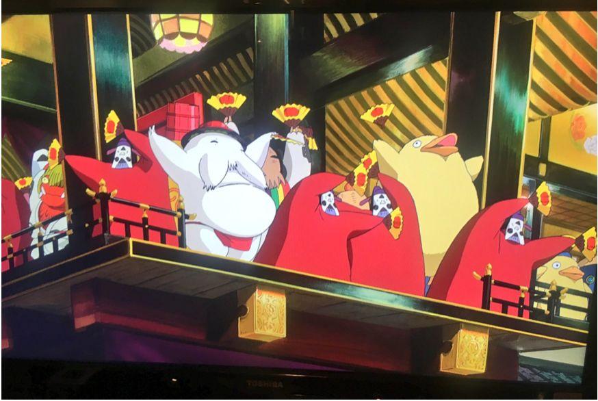 《千与千寻》中戴面具的春日神,萝卜怪样子的御白神和半鸡半鸭长相的