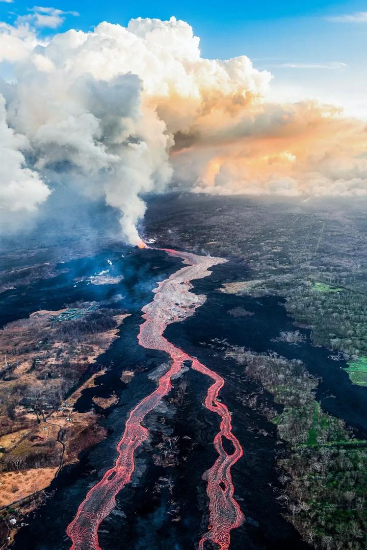 562018 年夏威夷火山喷发的场景,图片来源@视觉中国