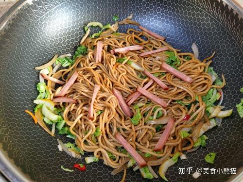 手工牛肉炒麵教你在家做比外賣還好吃麵條勁道做法零失敗