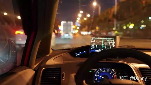 两款车载 HUD 评测,用它能把车开出战斗机的感觉 - 知乎
