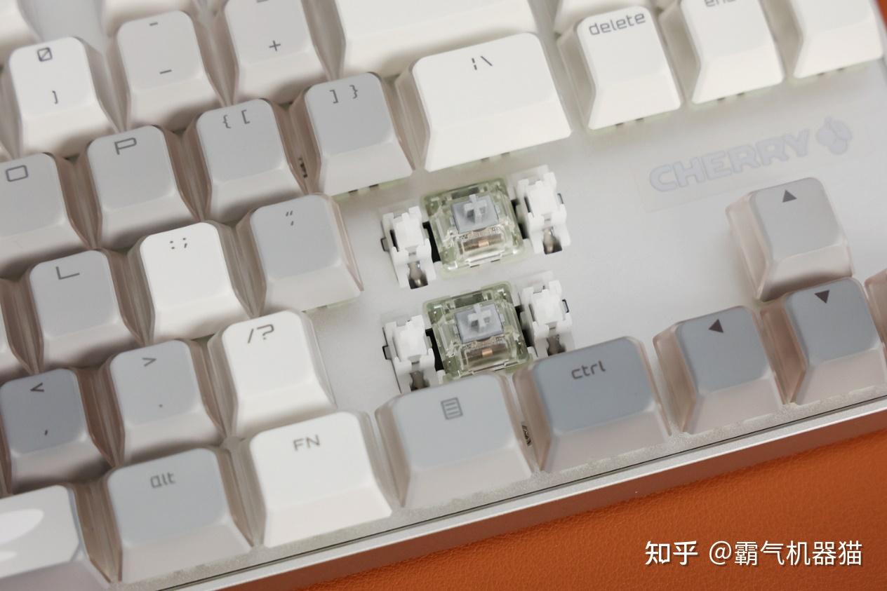 我只想买个军火箱，没想到还送了一把好键盘！樱桃Cherry MX8.2 Xaga曜