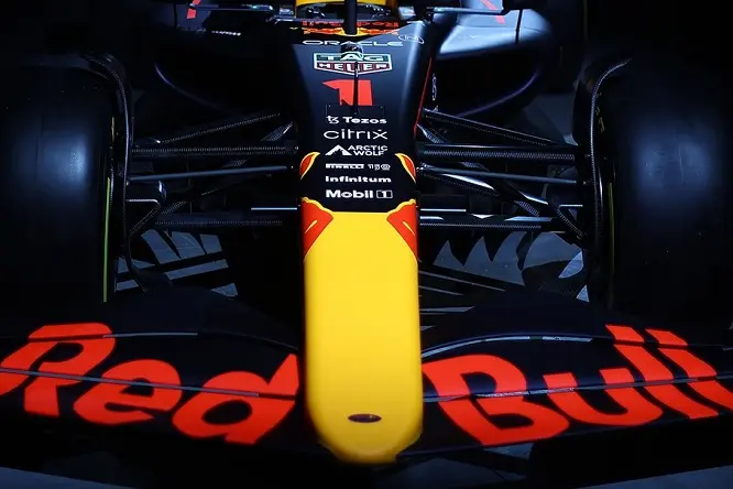 新车代号red bull racing rb18.丹三