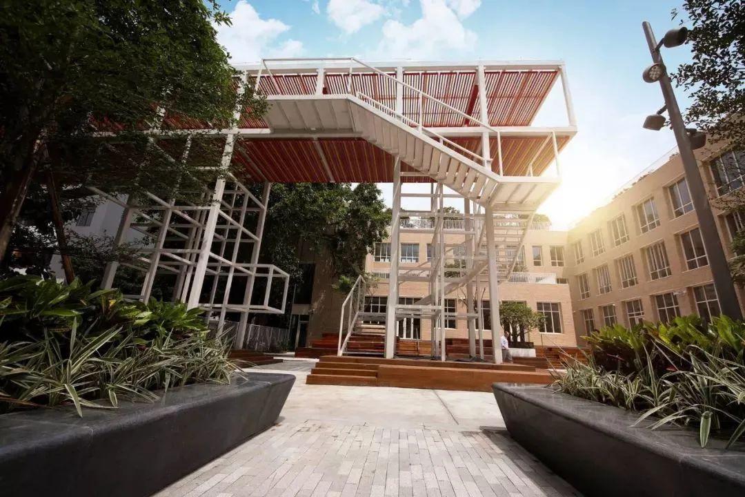 深圳爱文世界学校环境