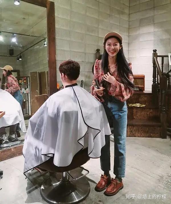 韩国美女发型师专治秃顶男年入6亿被网友称为秃头界的救世主