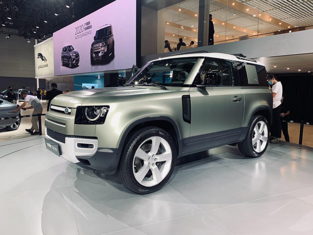 气场不减当年全新路虎卫士90短轴版实车亮相广州车展