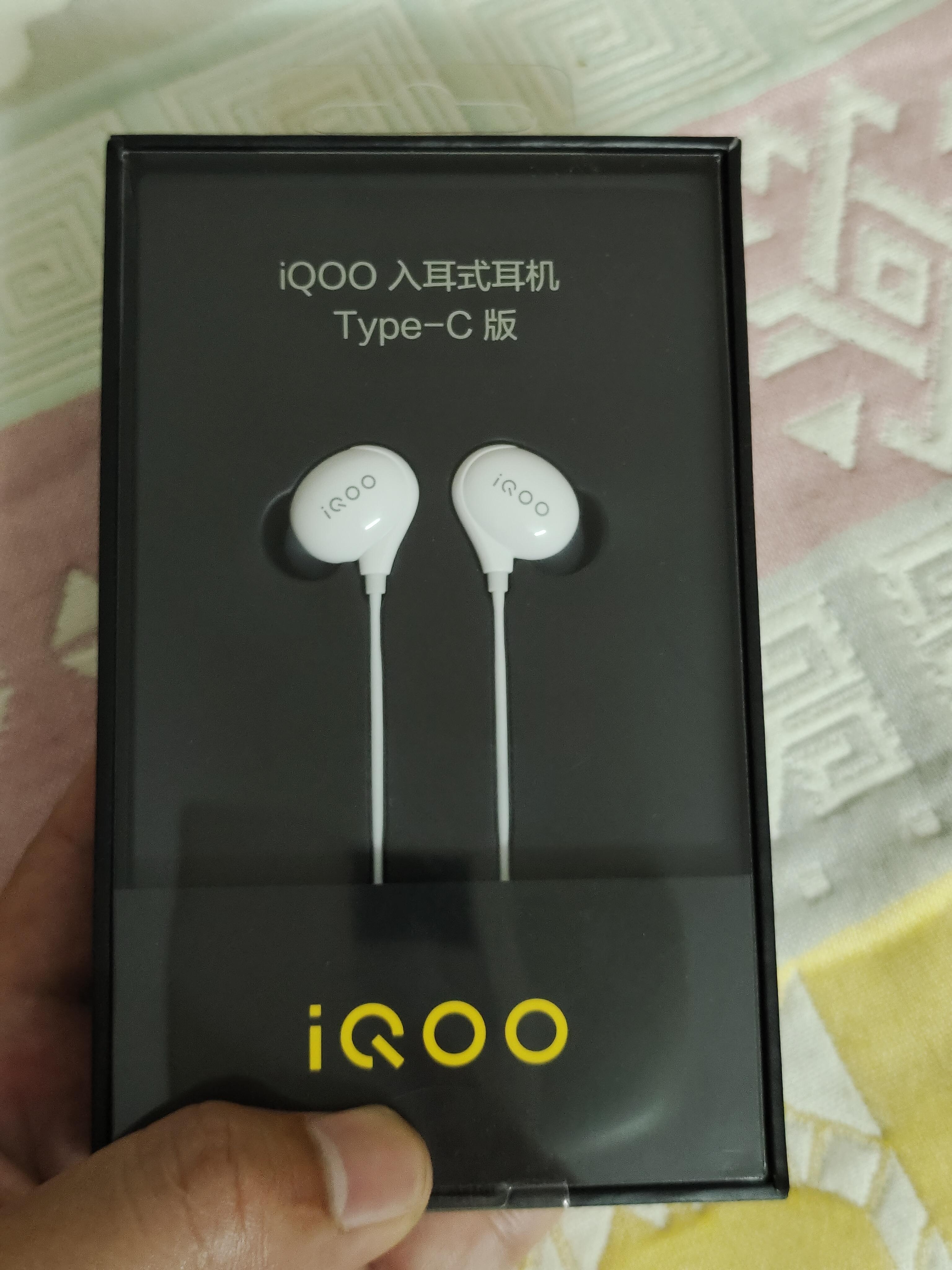 耳机测评来自蓝厂颜控和音控iqoo入耳式耳机typec接口版